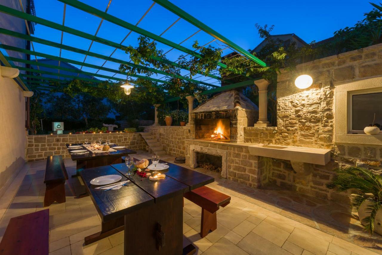 Apartments Villa Vallum Бол Экстерьер фото