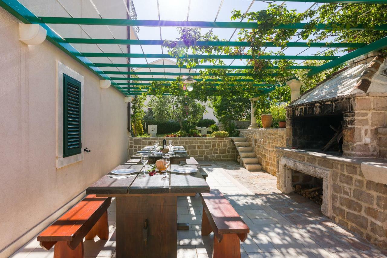 Apartments Villa Vallum Бол Экстерьер фото