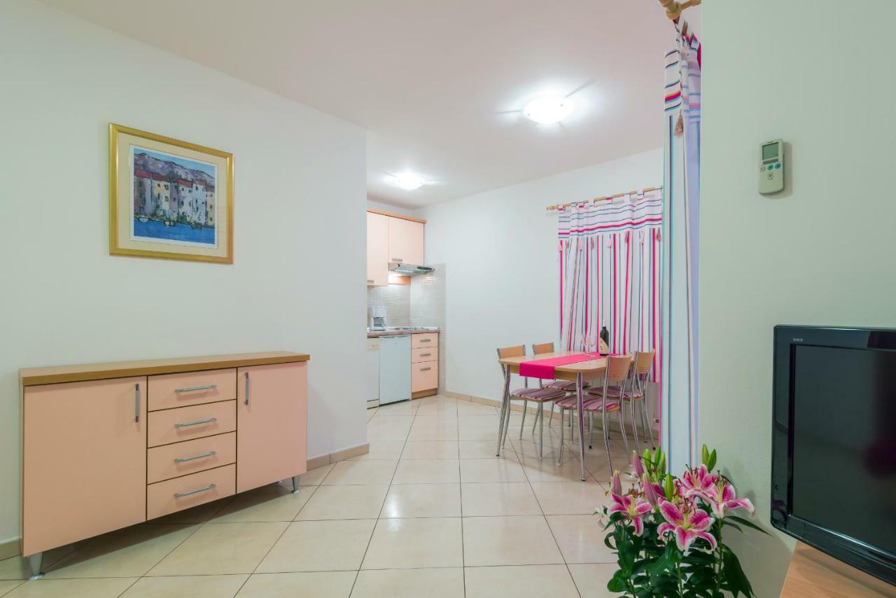 Apartments Villa Vallum Бол Экстерьер фото