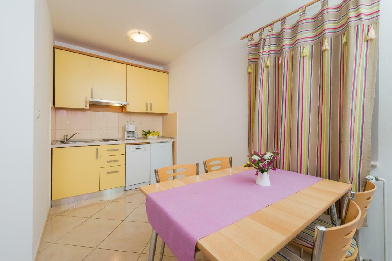 Apartments Villa Vallum Бол Экстерьер фото