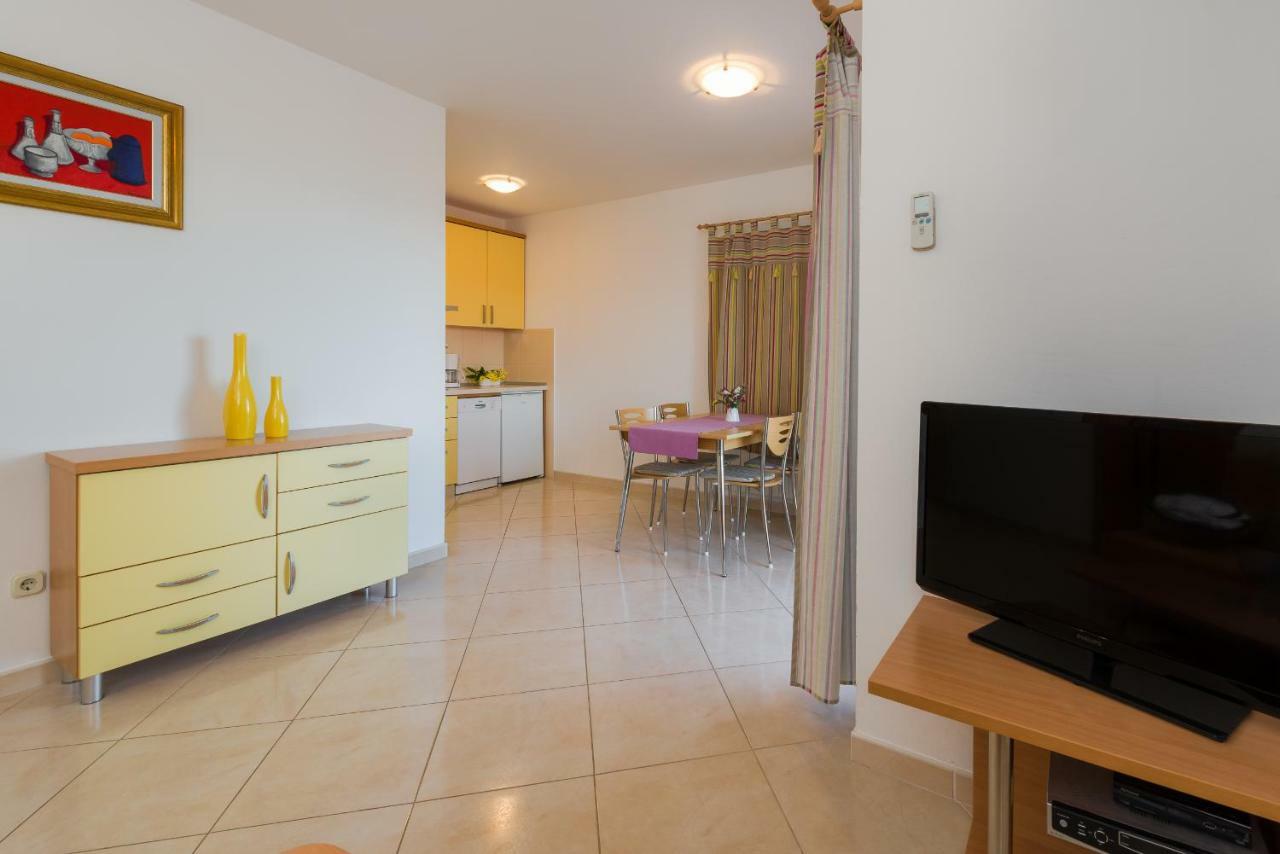 Apartments Villa Vallum Бол Экстерьер фото