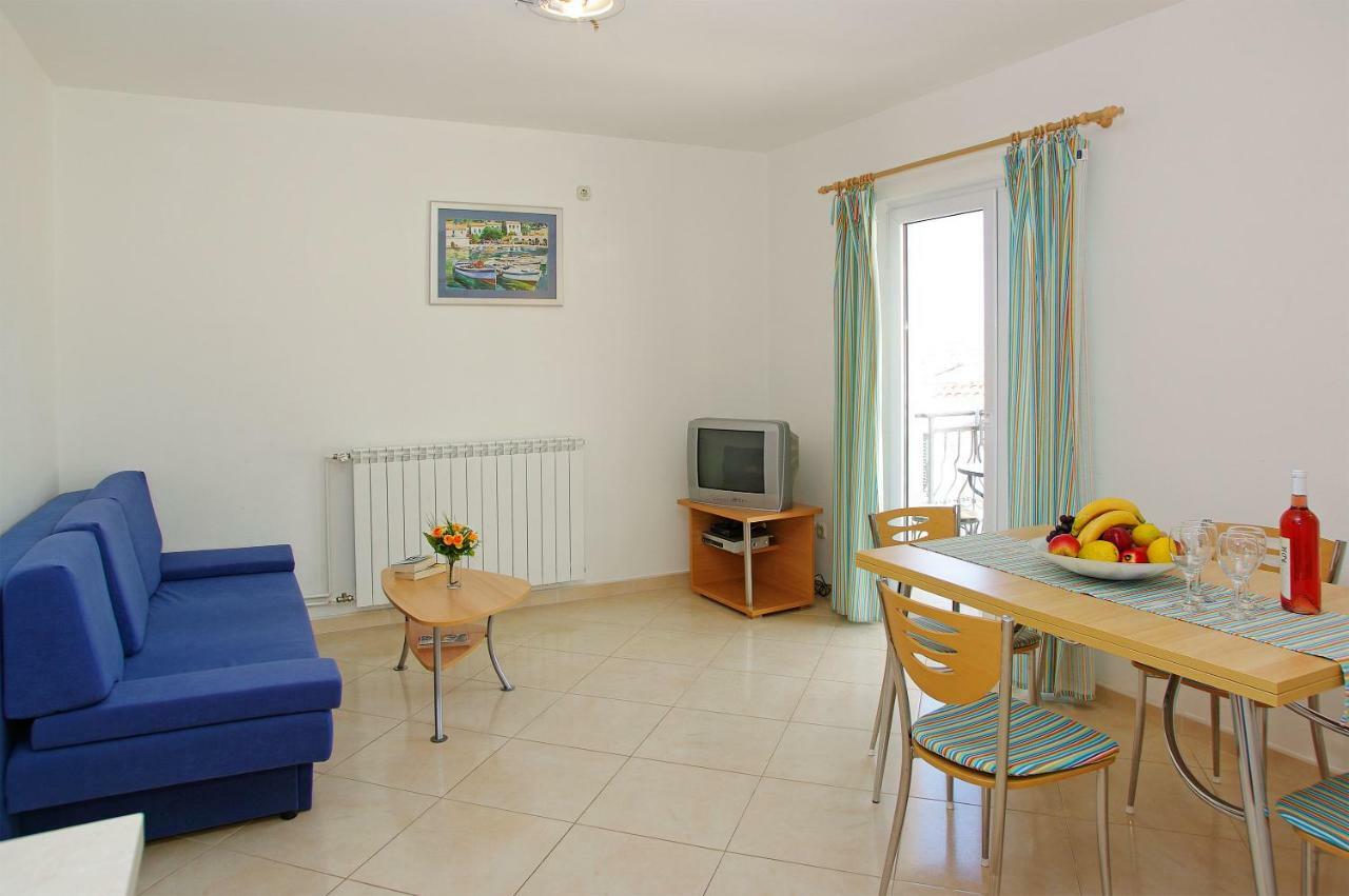 Apartments Villa Vallum Бол Экстерьер фото