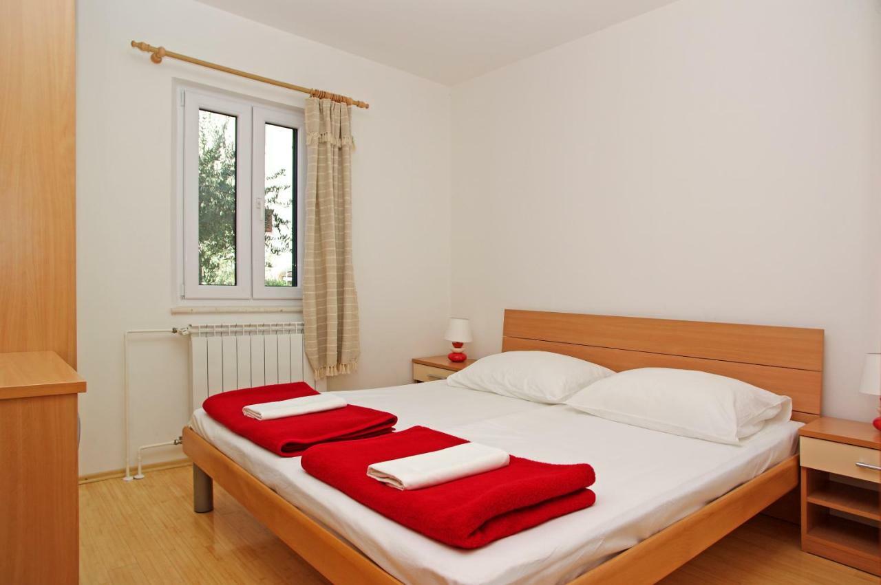 Apartments Villa Vallum Бол Экстерьер фото