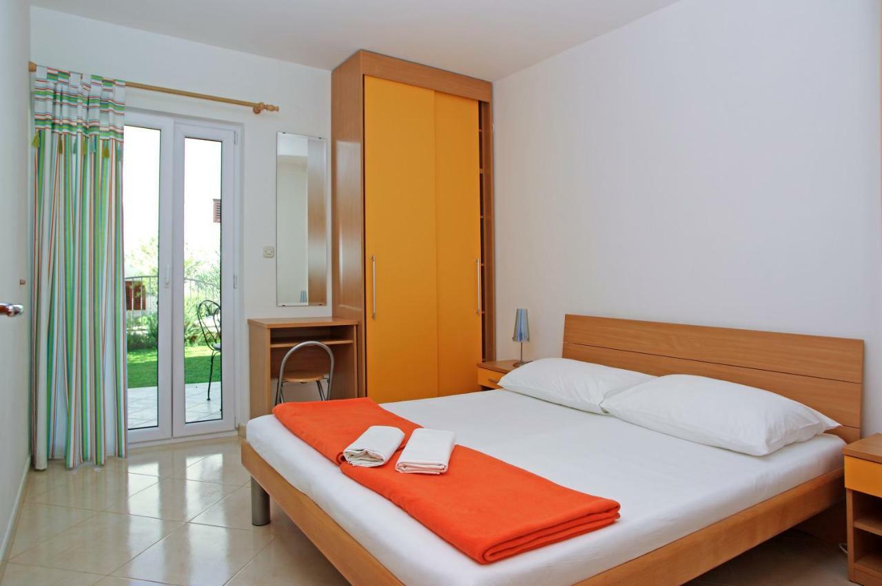 Apartments Villa Vallum Бол Экстерьер фото