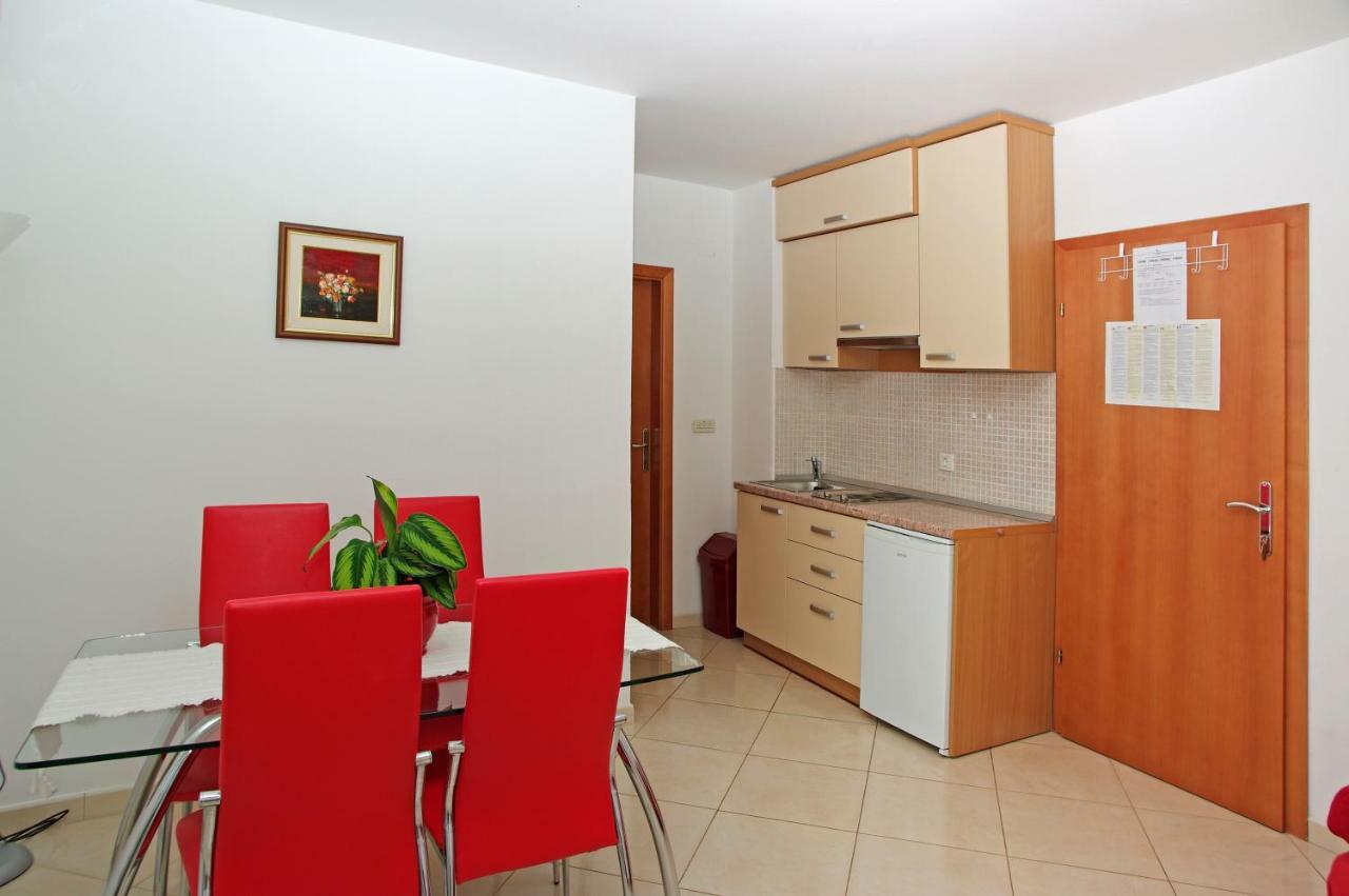 Apartments Villa Vallum Бол Экстерьер фото