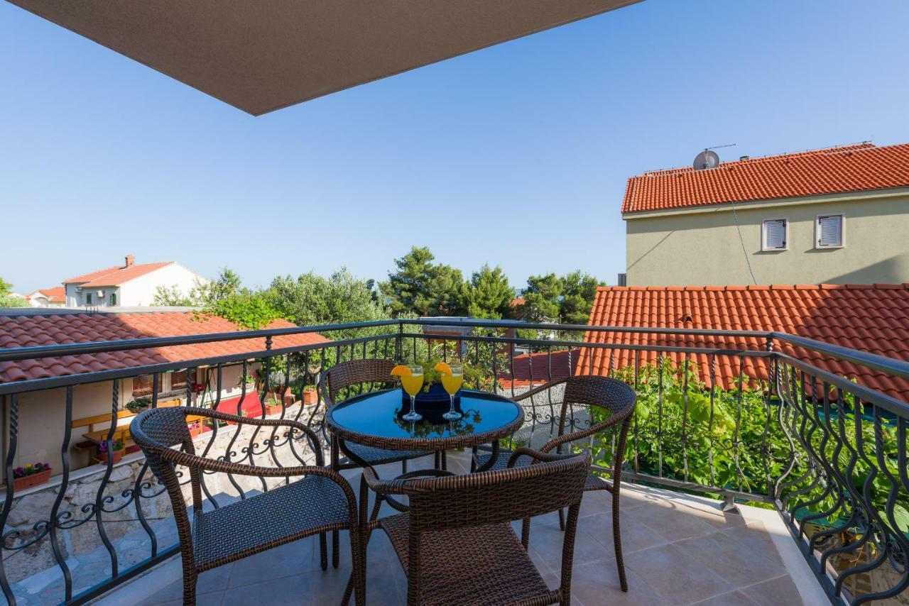 Apartments Villa Vallum Бол Экстерьер фото